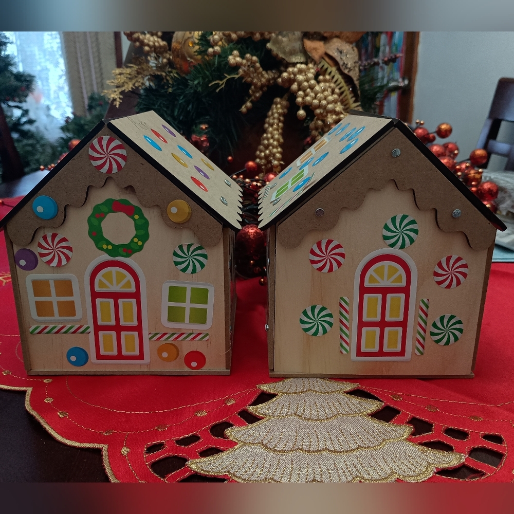3/$10 🌟 Festive Home Depot Completed Gingerbread House Project Craft 1/2
